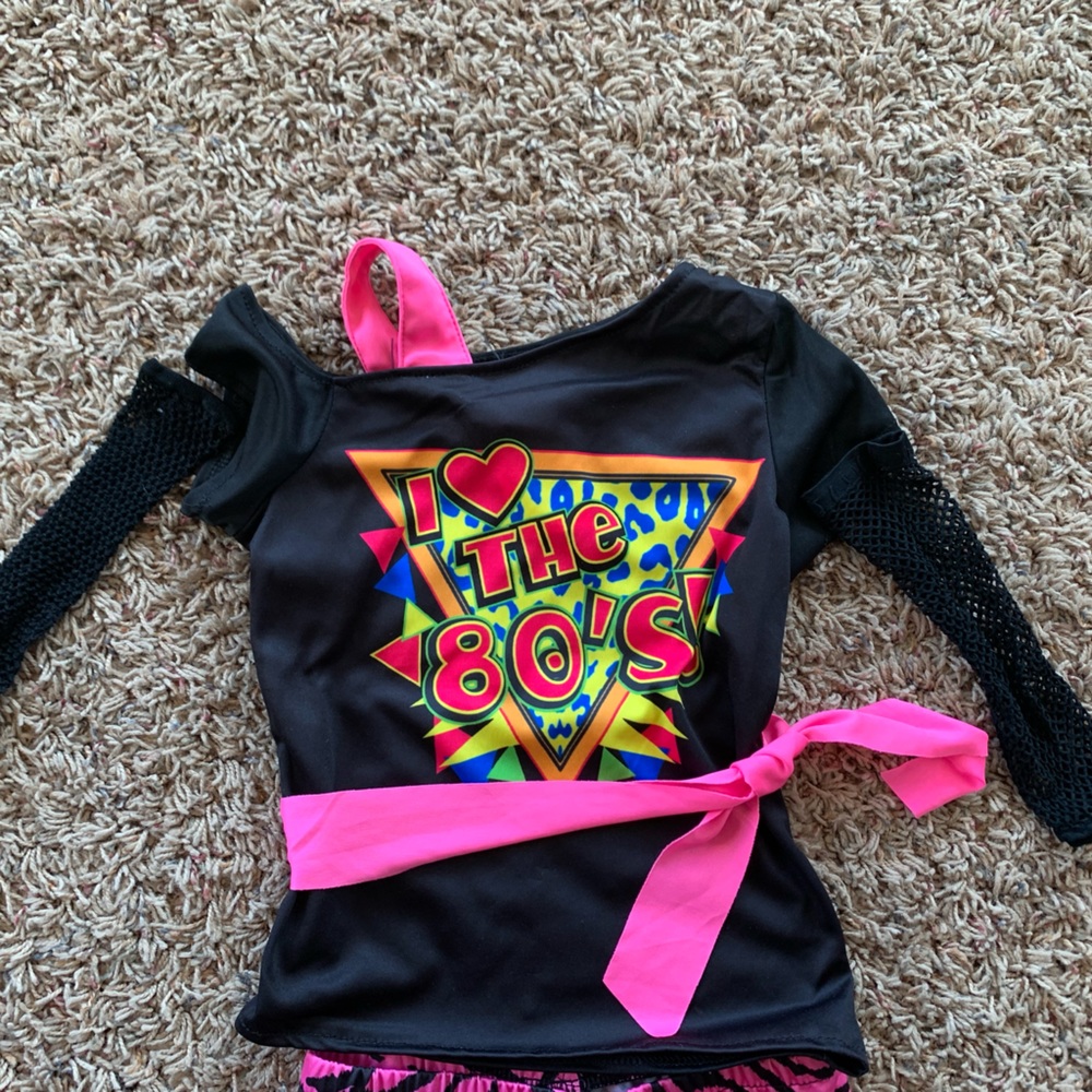 Girls 80’s girl Halloween costume.